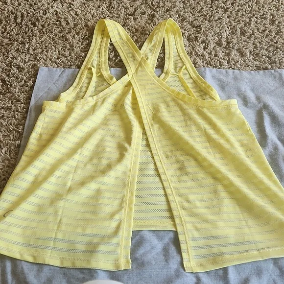 Zyia bundle of 2 tank tops womans size small - Picture 8 of 9